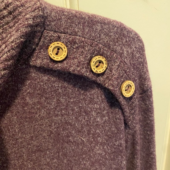 Sweater! - Picture 3 of 3